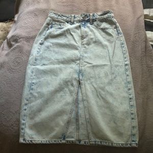 Target light denim knee length skirt